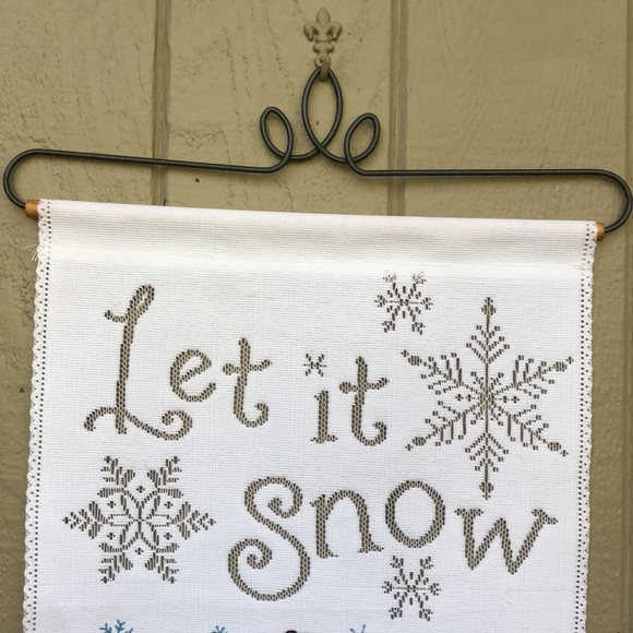 “LET IT SNOW “ seasonal /Christmas/Holiday door display banner - Picture 3 of 12